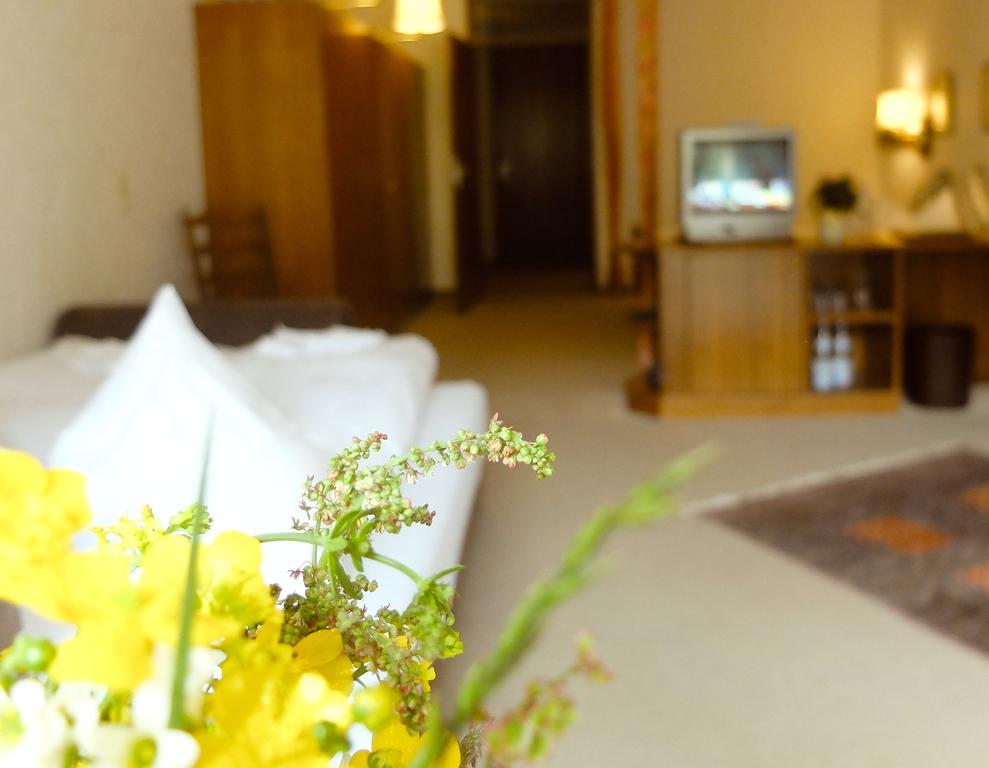 Hotel Valsana Am Kurpark Бад Вилдбад Екстериор снимка