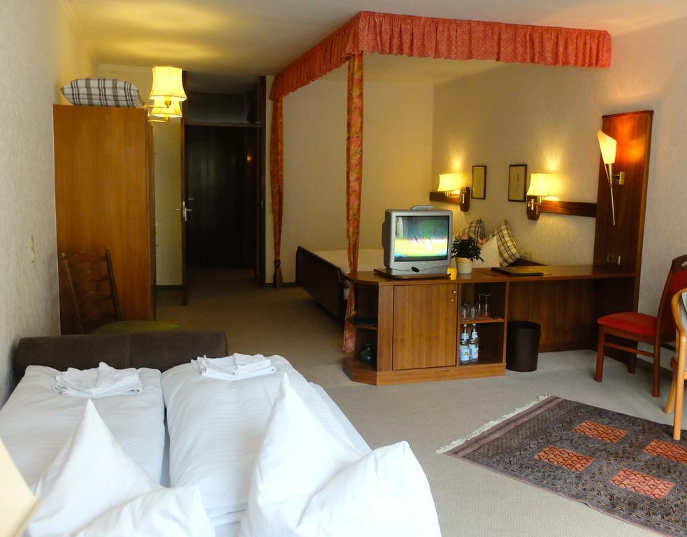 Hotel Valsana Am Kurpark Бад Вилдбад Екстериор снимка