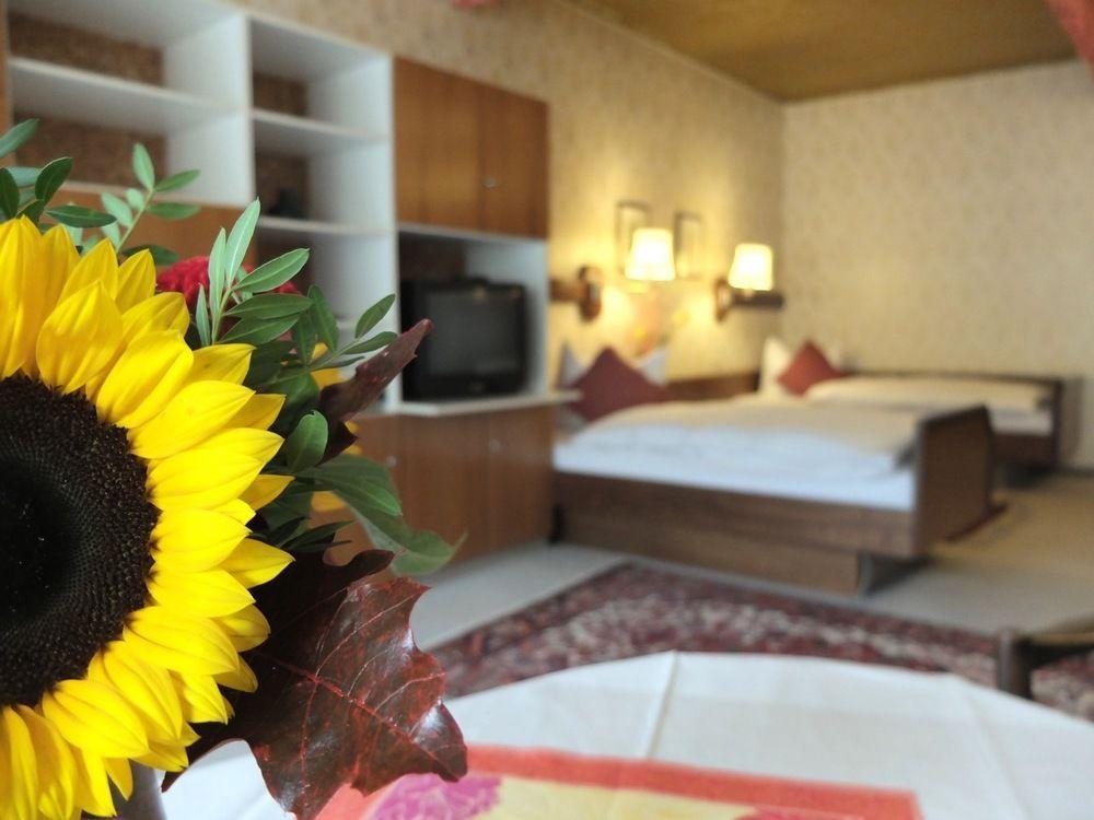 Hotel Valsana Am Kurpark Бад Вилдбад Екстериор снимка
