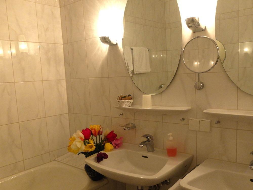 Hotel Valsana Am Kurpark Бад Вилдбад Екстериор снимка