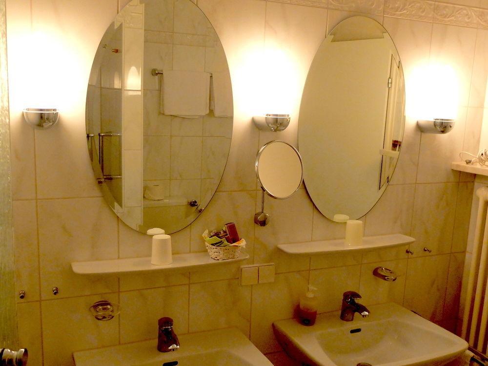 Hotel Valsana Am Kurpark Бад Вилдбад Екстериор снимка