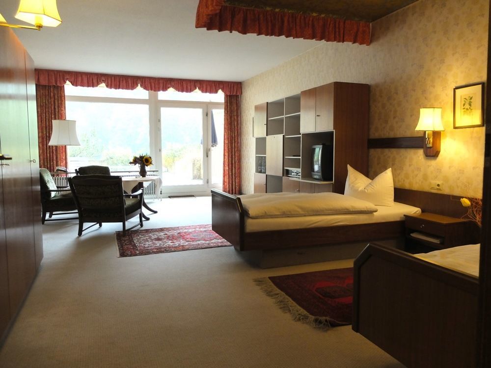 Hotel Valsana Am Kurpark Бад Вилдбад Екстериор снимка